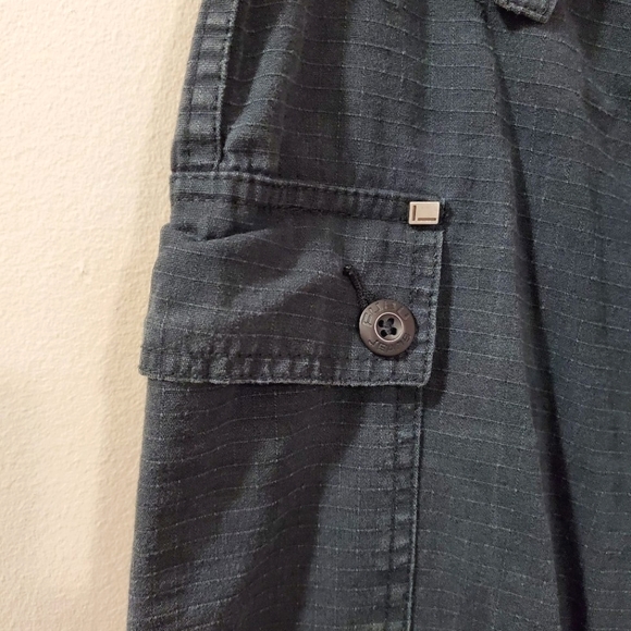 Vintage FUBU - 90s Y2K black cargo shorts - Size 7/8 - Picture 3 of 9